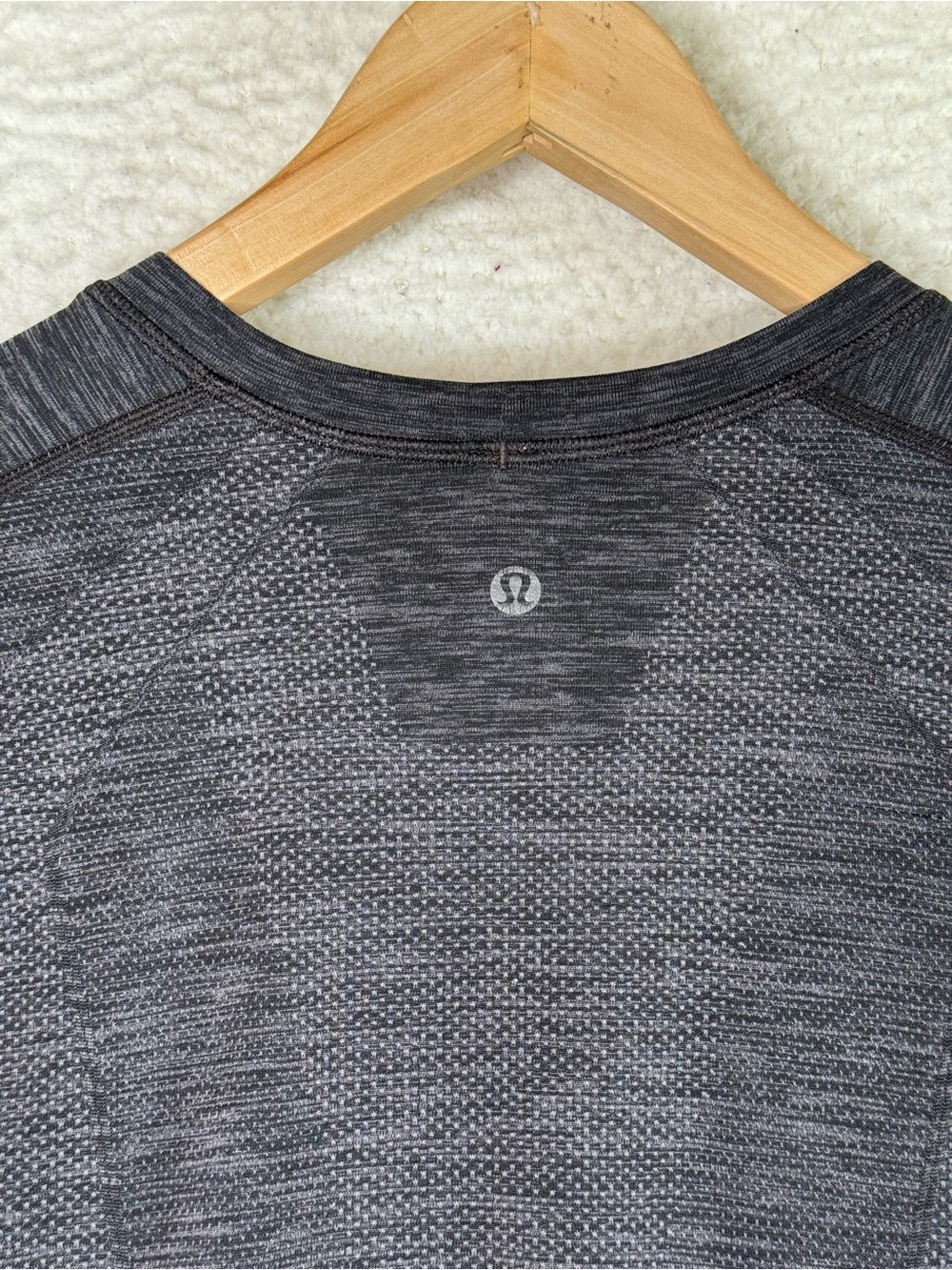 Lululemon Metal Vent Tech Short Sleeve Shirt Deep Coal Black Men's Size Medium - Picture 6 of 9